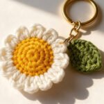 Daisy flower keychain